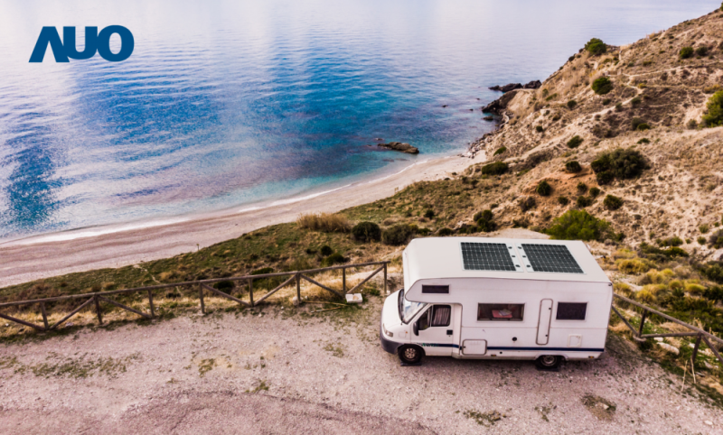 「可撓輕量化太陽光電板SunCurva」使用輕量特殊耐候型複合板取代傳統太陽能板的玻璃前板，不僅降低70%重量，每米平方僅3Kg；具有抗衝擊性能及通過電磁相容性測試，可應用於交通運輸工具，如露營車、遊艇等